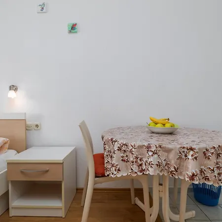 And By The Sea Brela, Makarska - 24416 بيت ضيافة بريلا