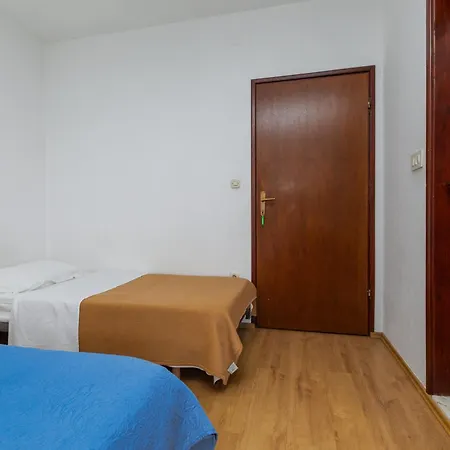 And By The Sea Brela, Makarska - 24416 بيت ضيافة